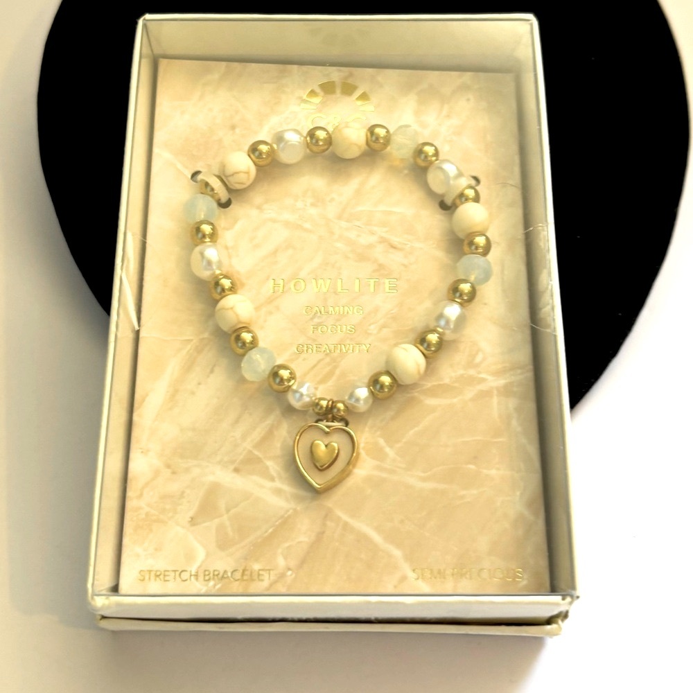 White/Cream Goldtone Howlite Bracelet Heart Charm Calming Focus Creativity